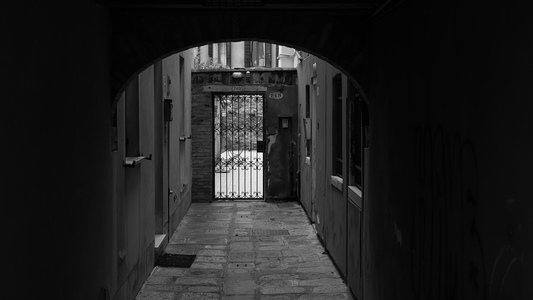 Průchod do dvora v ulici Calle de la Cereria
